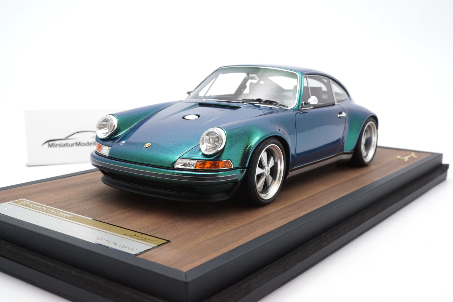 Timothy & Pierre TP1804CN Porsche 911 Singer Coupe - Chameleon Green 1:18