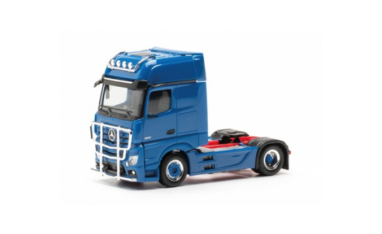 Herpa 311533-005 Mercedes-Benz Actros Gigaspace Solozugmaschine 2achs mit Lampenbügel und Rammschutz, enzianblau 1:87