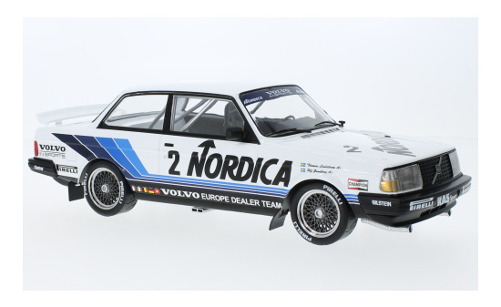 IXO IXO18RMC088.22 Volvo 240 Turbo - Nordica - Brünn - U.Granberg - T.Lindström 1:18