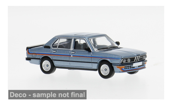 PCX87 PCX871606 BMW M535i (E12) - hellblau (Metallic) , Dekor - Vorbestellung 1:87