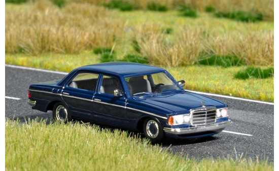 Busch 5661 Mercedes W 123 1:87