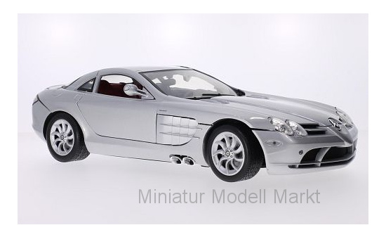 Motormax MOM73004SILVER Mercedes McLaren SLR - silber - Vorbestellung 1:12