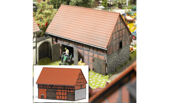 Busch 1506 Scheune mit kleinem Stall 1:87