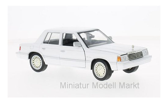 Motormax MOM73335WHITE Dodge Aries K - weiss - Vorbestellung 1:24