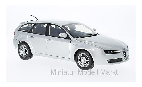 Motormax MOM79166SILVER Alfa Romeo 159 SW - silber - Vorbestellung 1:18