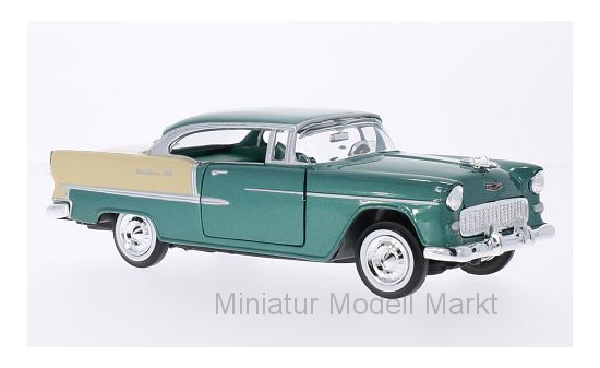 Motormax MOM73229MET.-GREEN Chevrolet Bel Air Hardtop - grün (Metallic) , beige - Vorbestellung 1:24