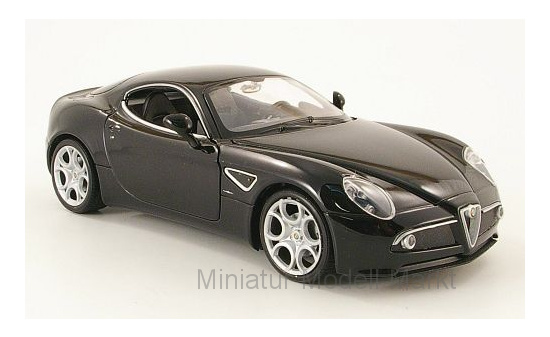 Welly WEL22490BLACK Alfa Romeo 8C Competizione - schwarz - Vorbestellung 1:24