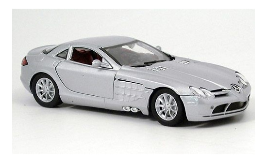 Motormax MOM73306SILVER Mercedes SLR McLaren - silber - Vorbestellung 1:24