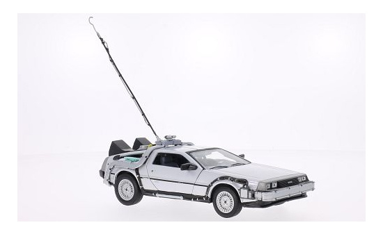 Welly WEL22443W DeLorean Time Machine - Back To The Future I 1:24